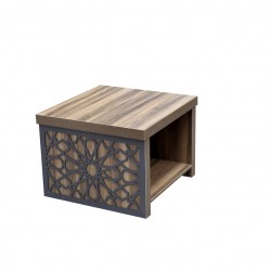 طاولة شاي بني بزخرفة